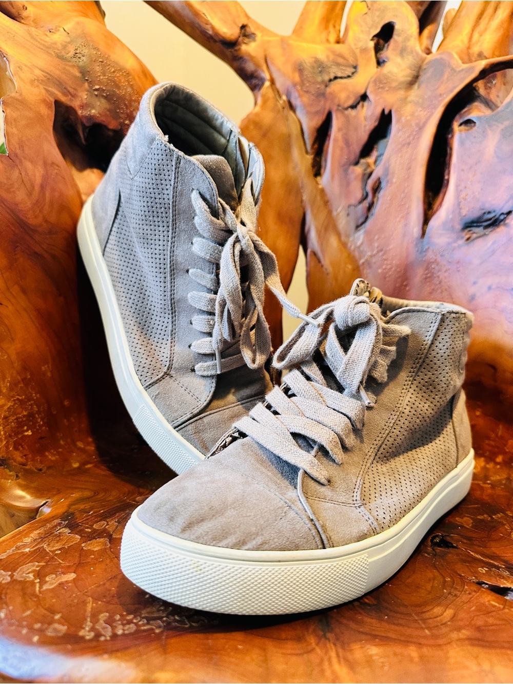 ⭐️🩶🤍 Steve Madden Demmie 8.5 Lt. Grey Suede Feel Women’s Sneakers 👟